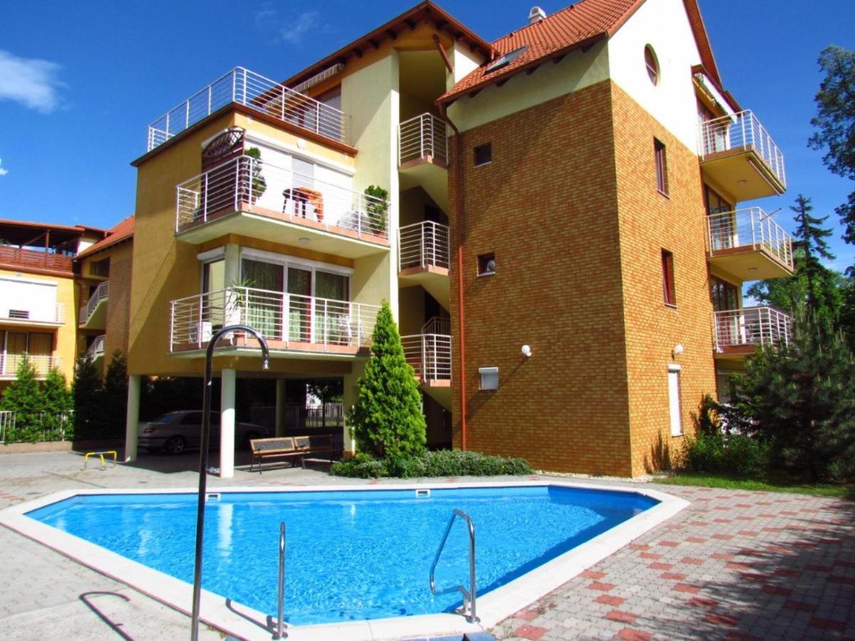 Siofoki Beach Apartman Exterior photo