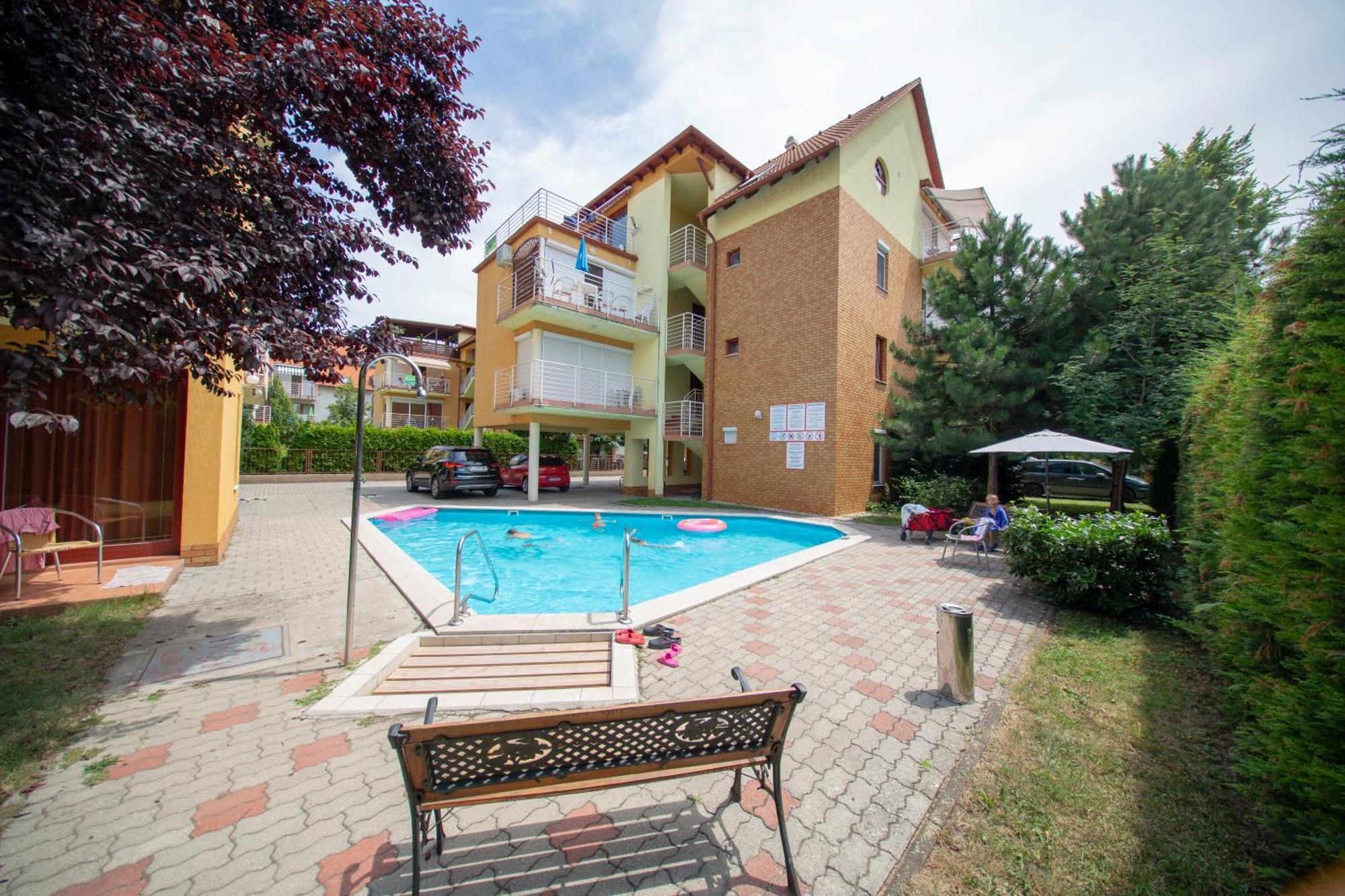 Siofoki Beach Apartman Exterior photo