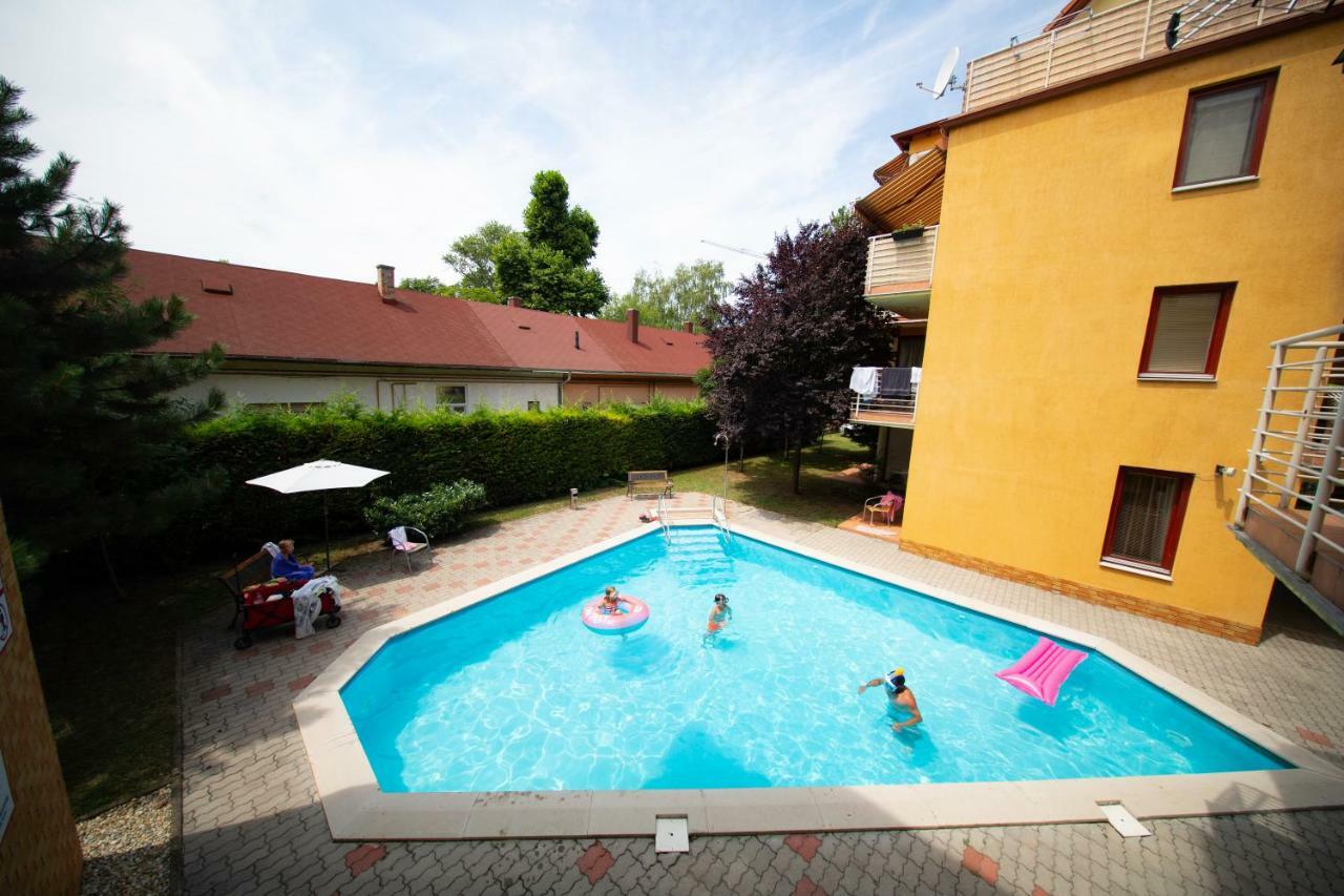Siofoki Beach Apartman Exterior photo