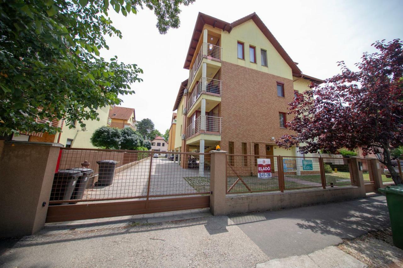 Siofoki Beach Apartman Exterior photo